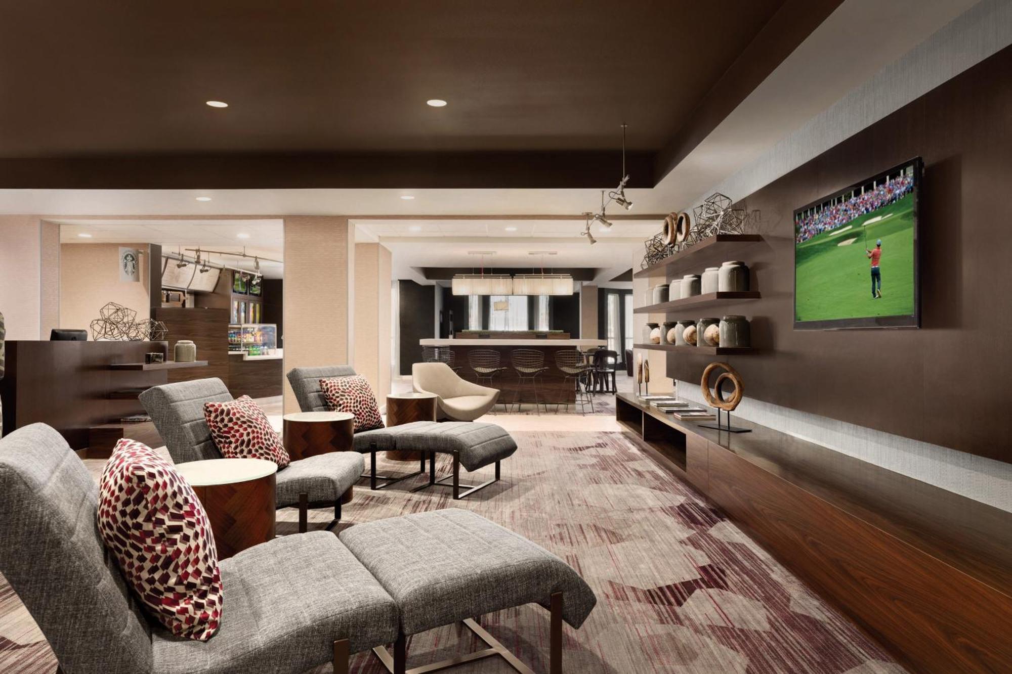Courtyard By Marriott Топика Екстериор снимка